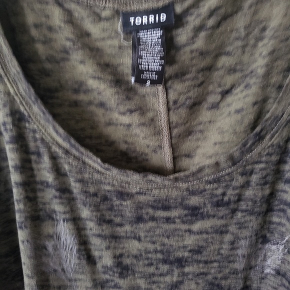 Torrid charcoal gray top! Size 2x - Picture 2 of 3